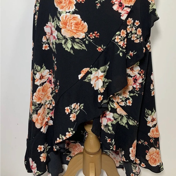 Floral Wrap Skirt Black Midi Short Front Long Back Bar III Sz Large UK 14-16 - Picture 4 of 11